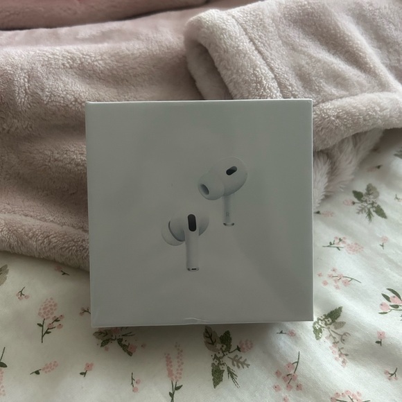 White Wireless Earbuds